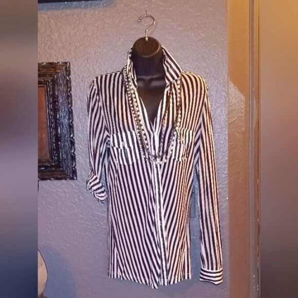 Stripes! Gorgeous! Sexy! Flowing! Black and White Blouse - the Perfect Blouse - Picture 1 of 7